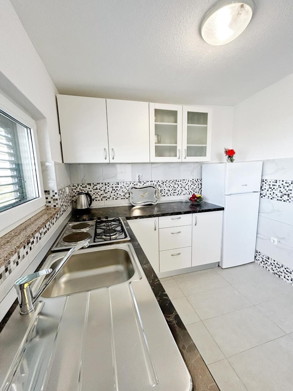 Kitchen or kitchenette, pet friendly, stove