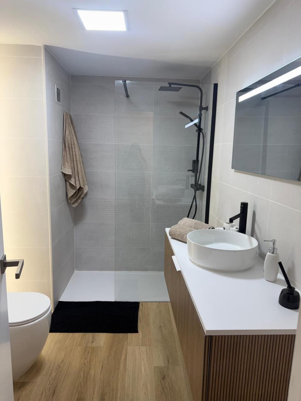 Apartamento en salou a 20m Playa! REFORMADO NUEVO Apartment in Cambrils