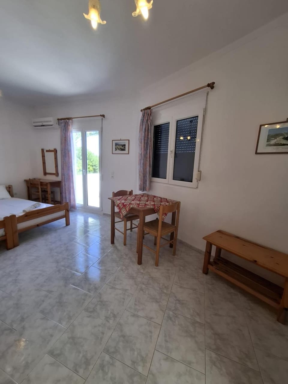Photo of the whole room