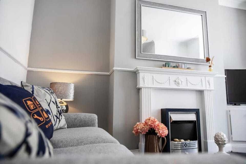 Stylish 3-Bedroom Oasis in Darlington, Sleeps 5 House in Darlington