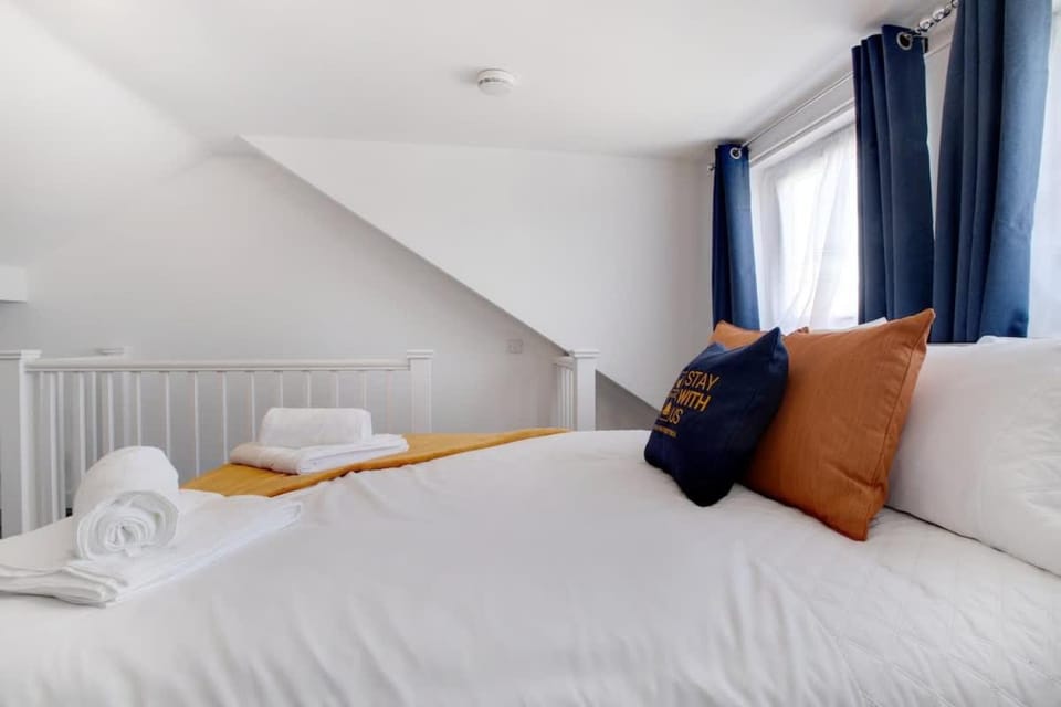 Stylish 3-Bedroom Oasis in Darlington, Sleeps 5 House in Darlington