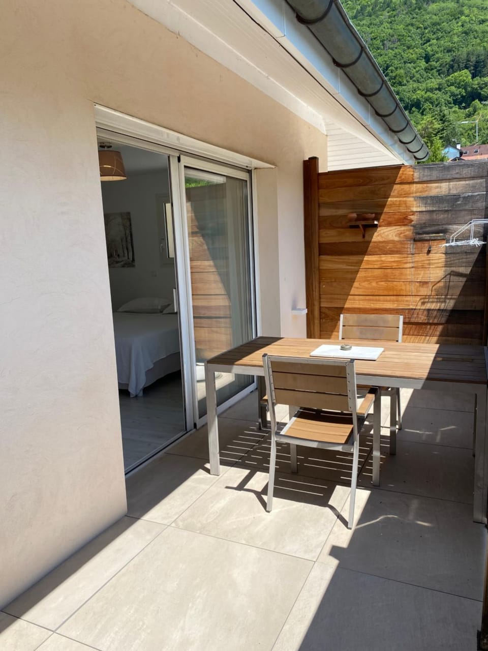 Patio, Day, Balcony/Terrace, Dining area