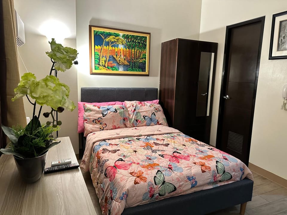 Bed, Photo of the whole room, Bedroom, wardrobe