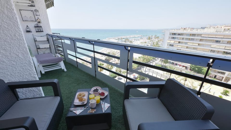 Bird's eye view, View (from property/room), Balcony/Terrace, Photo of the whole room, City view, Landmark view, Sea view