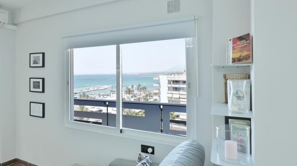 Bird's eye view, Photo of the whole room, City view, Landmark view, Sea view, Street view, Quiet street view
