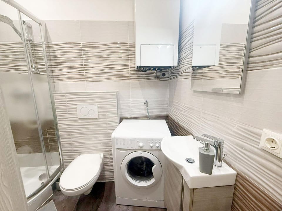 Shower, Toilet, Bathroom, washing machine