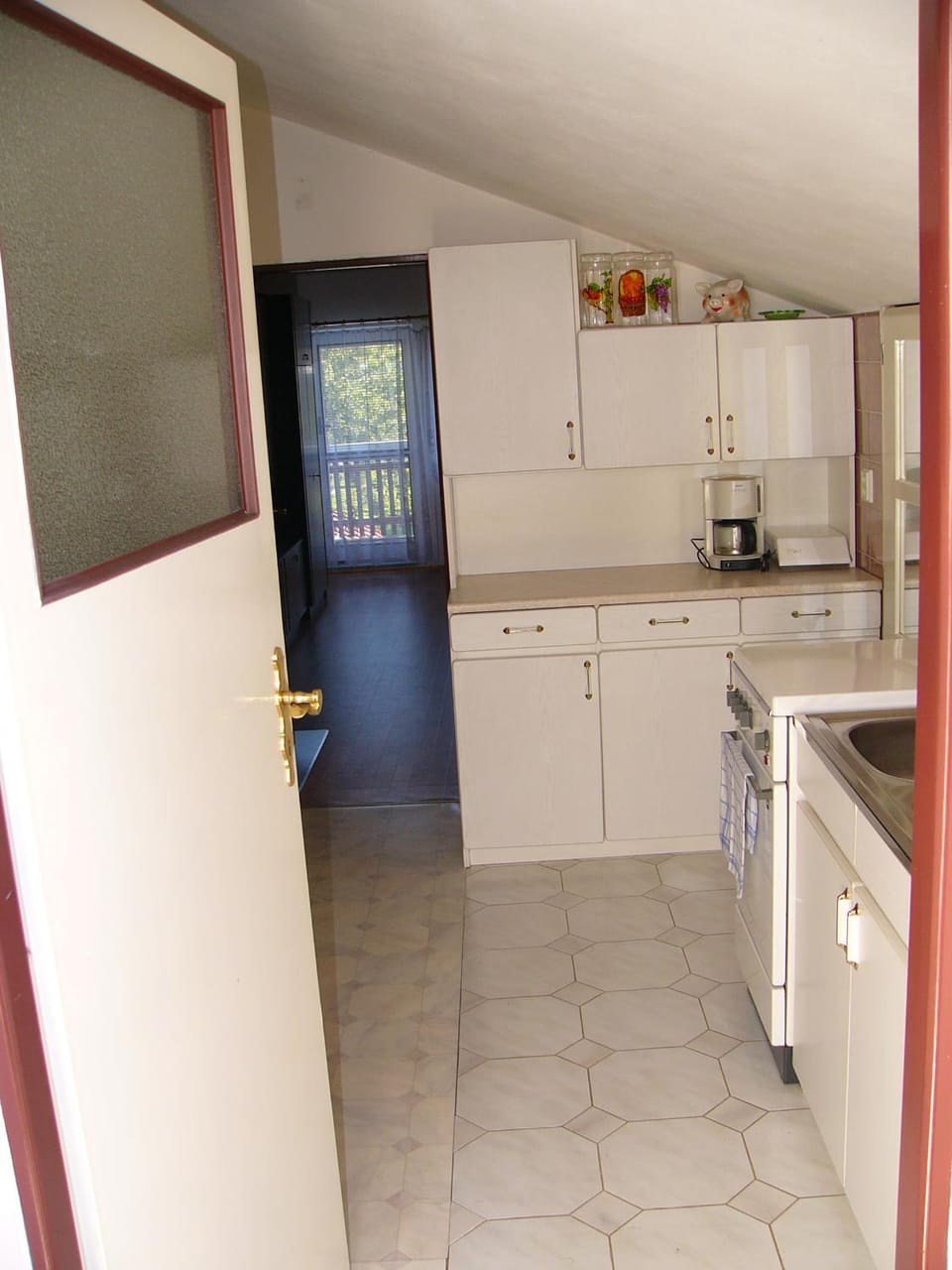 Kitchen or kitchenette, oven