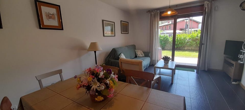 TV and multimedia, Living room, Dining area