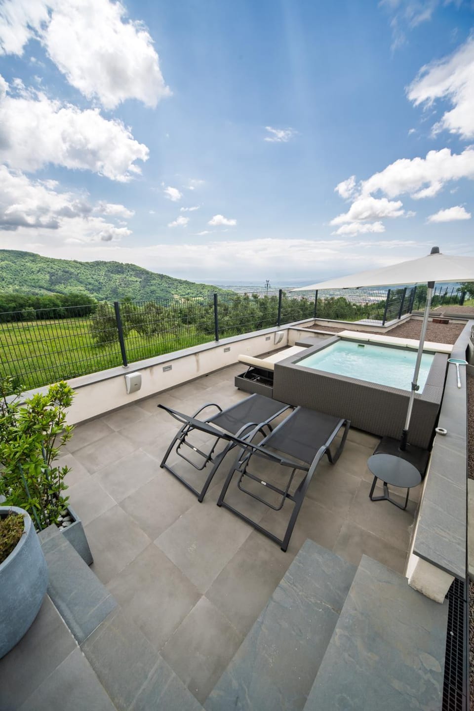 Hot Tub, Open Air Bath, sunbed, Internal: Not applicable to any particular room