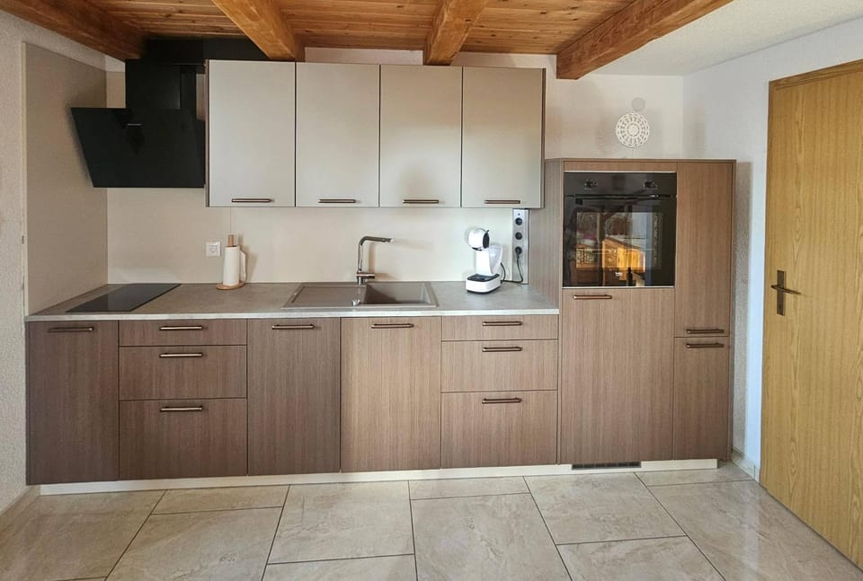 Dining area, kitchen