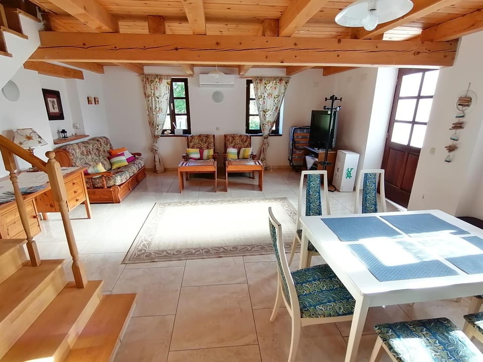 Living room, Dining area