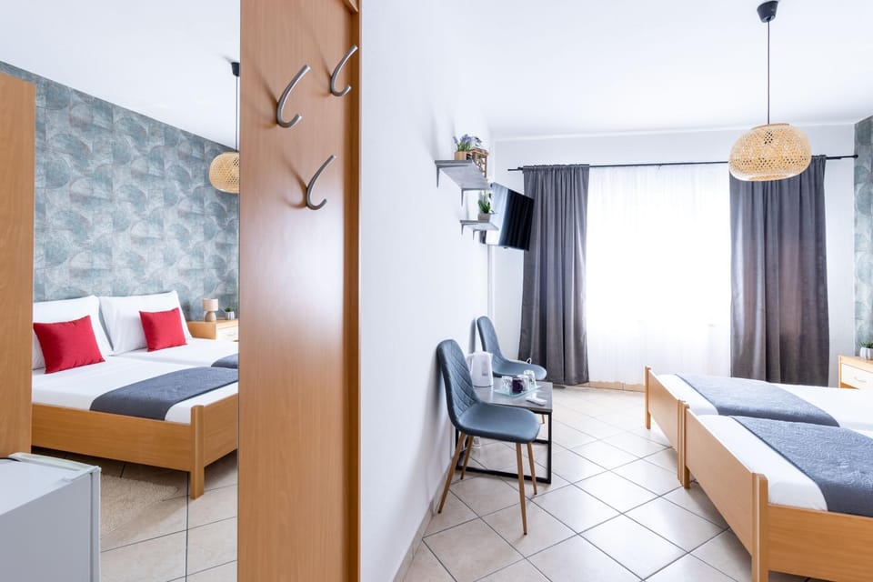 Seating area, Bedroom