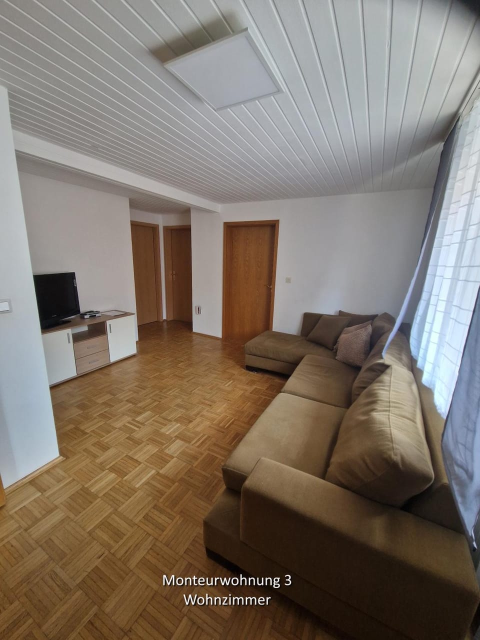 Communal lounge/ TV room, TV and multimedia, Living room, Seating area, Evening entertainment