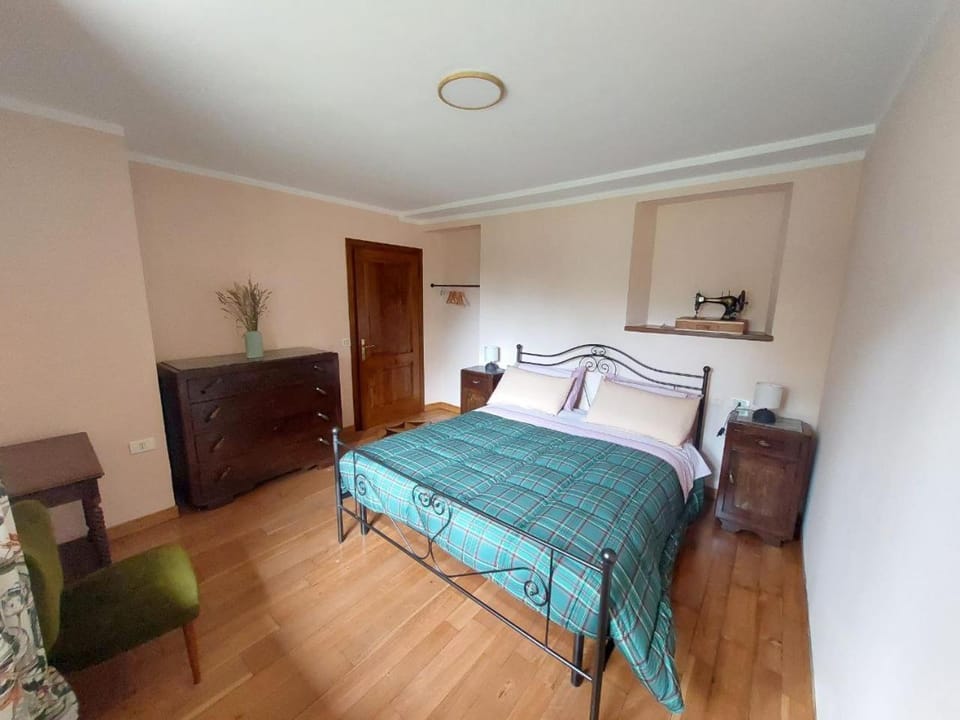 Bed, TV and multimedia, Photo of the whole room, Bedroom, wardrobe