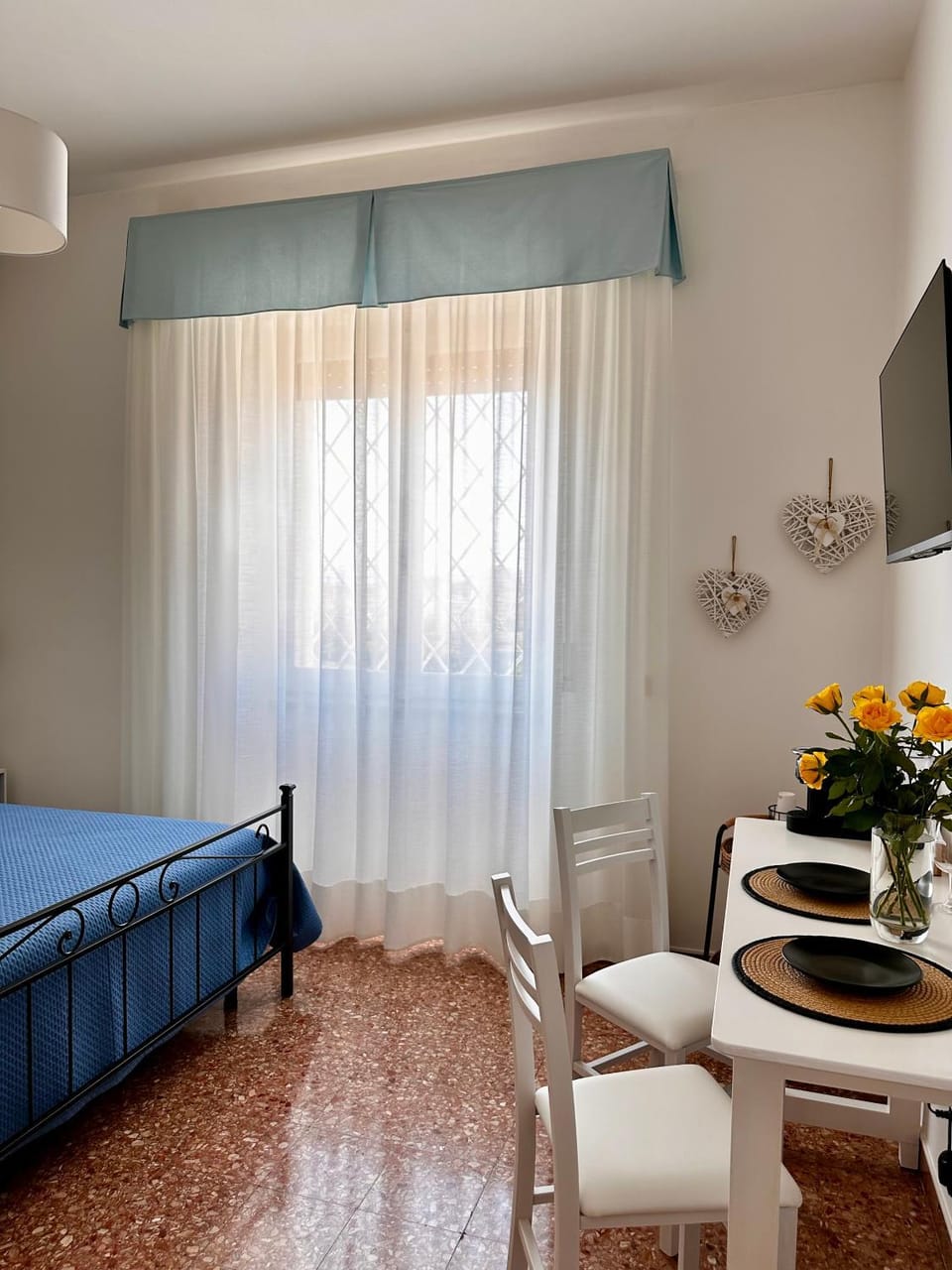 TV and multimedia, Photo of the whole room