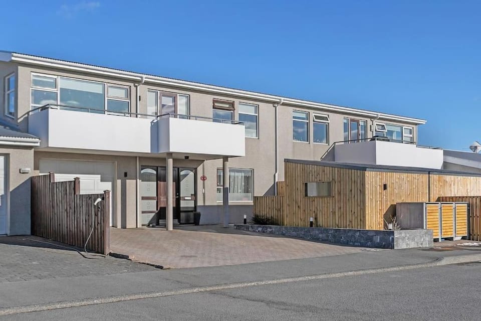 Spacious Family friendly house in Reykjavik area House in Kopavogur