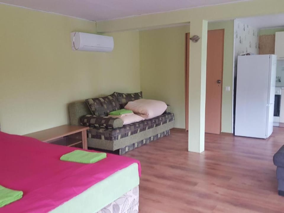 Seating area, Bedroom