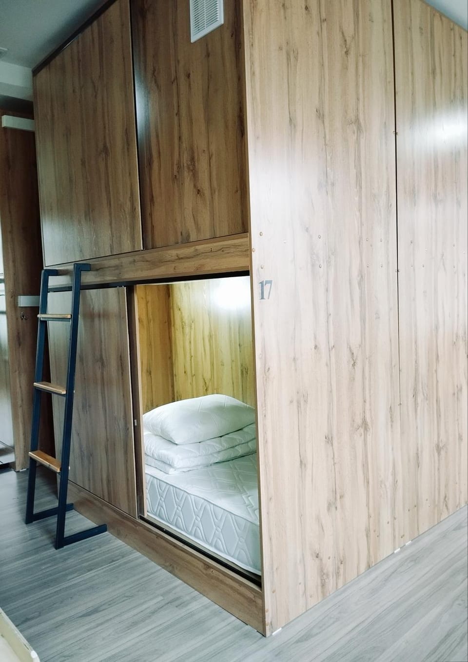 Bed, Photo of the whole room, Bedroom, bunk bed