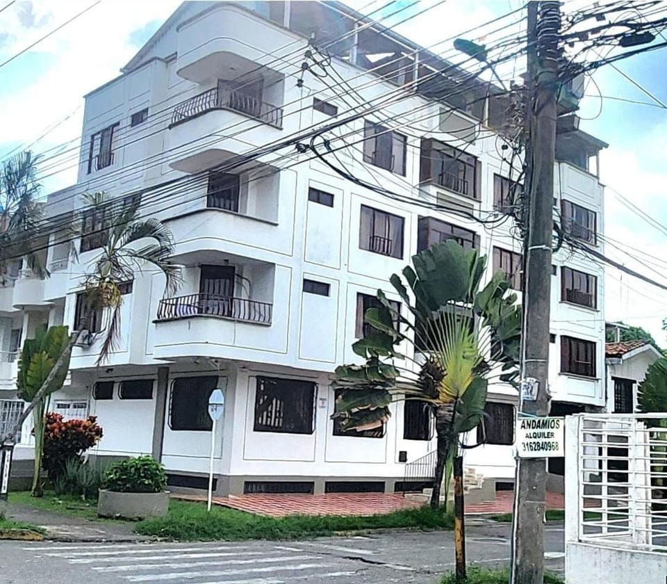 Beautiful apartment next to Ingenio Park. A.C Apartment in Cali