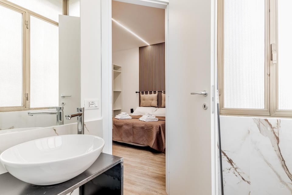Bed, Bathroom, Photo of the whole room, Bedroom, towels