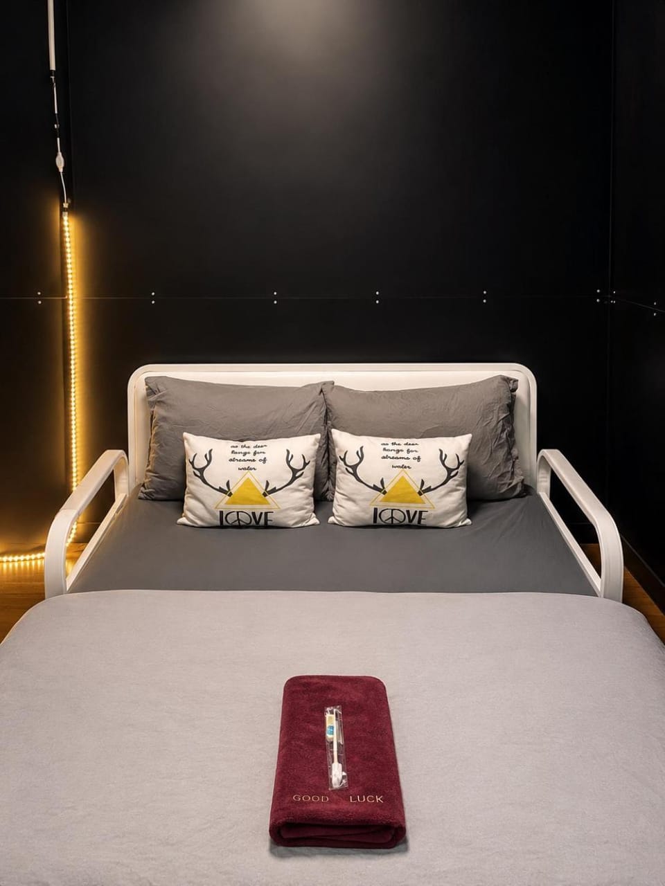 START HOUSE Capsule AIRPORT 5- MIN WALK Capsule hotel in Ho Chi Minh City