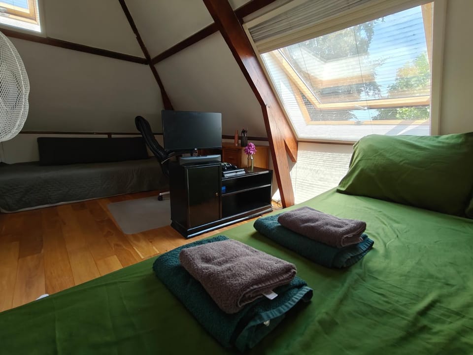 Directors room Swimmingpool Ecolodge Tilburg Vacation rental in Tilburg