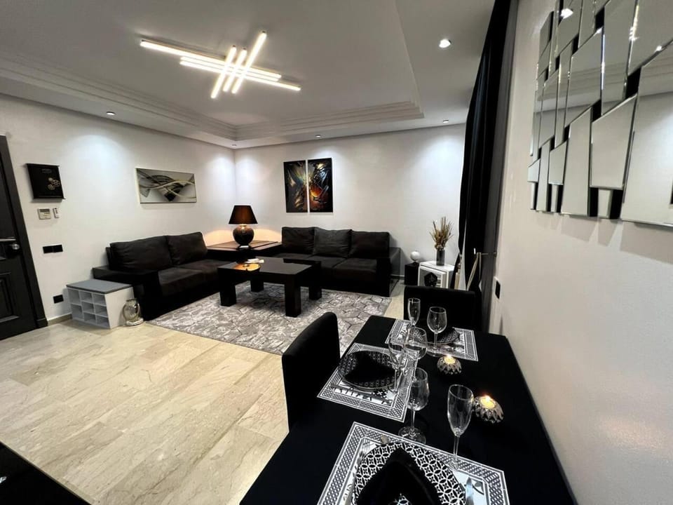 TV and multimedia, Living room, Seating area, fireplace