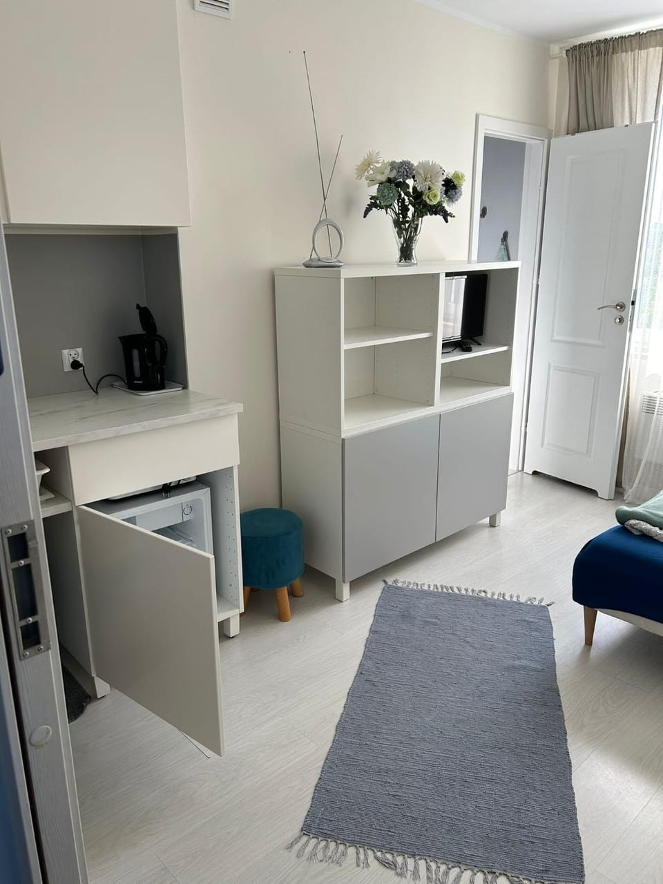 Kitchen or kitchenette, wardrobe