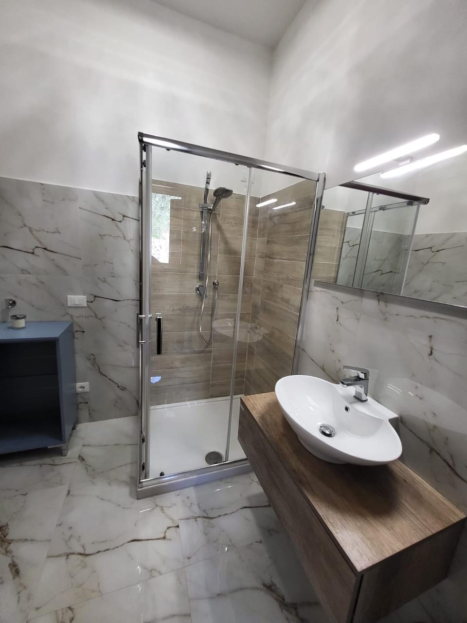 Shower, Bathroom