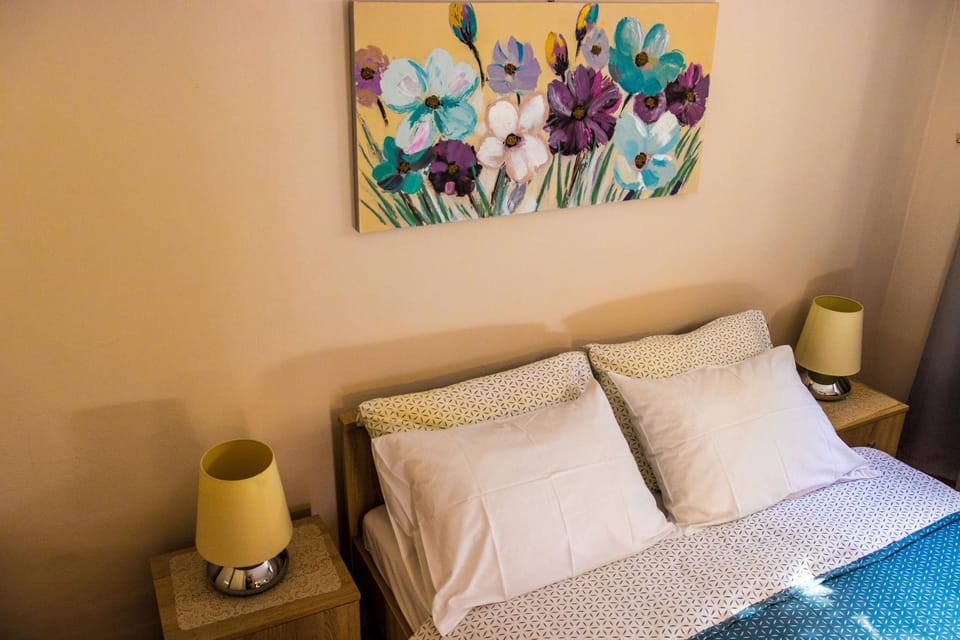 Bed, Bedroom, heating