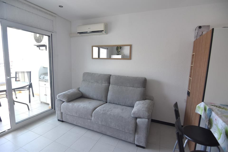 Living room, air conditioner