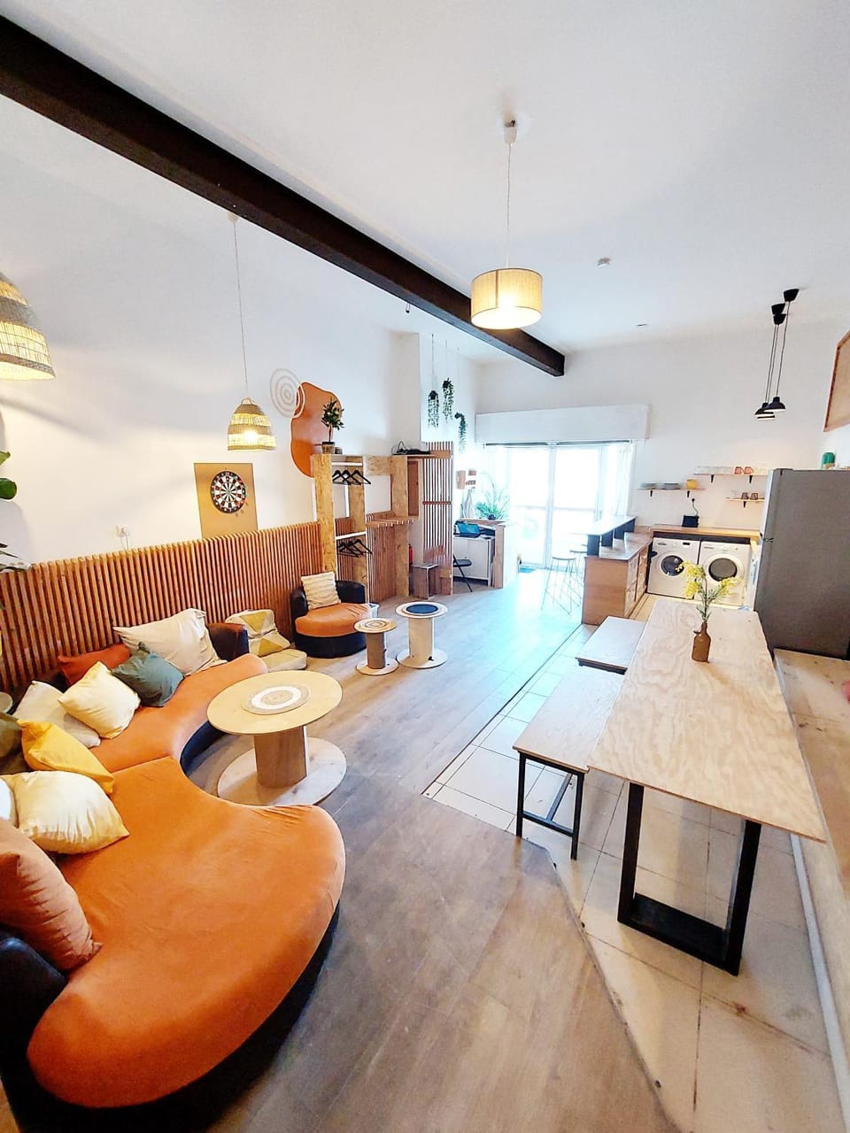 Kitchen or kitchenette, Seating area, Dining area