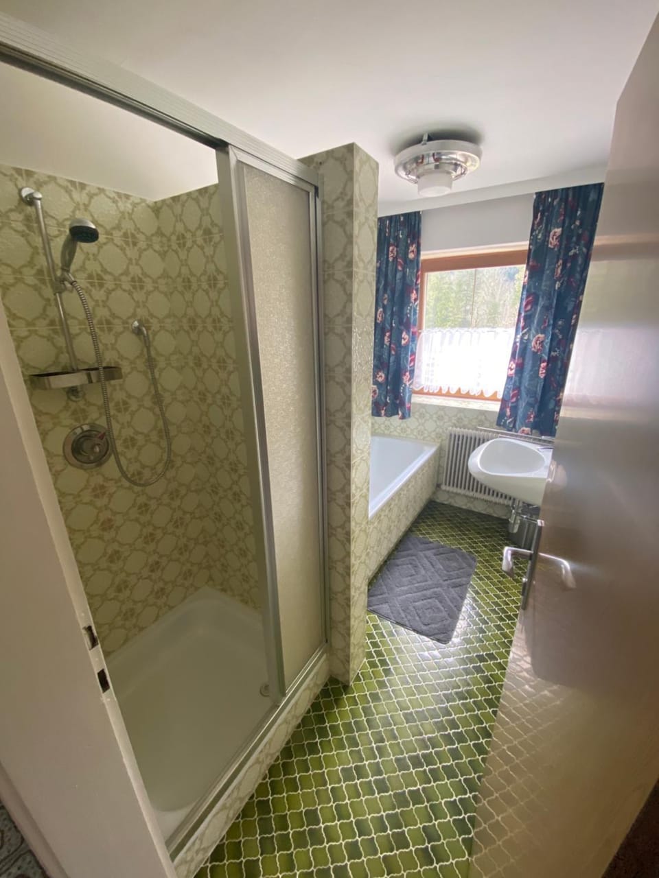 Bathroom, Bath