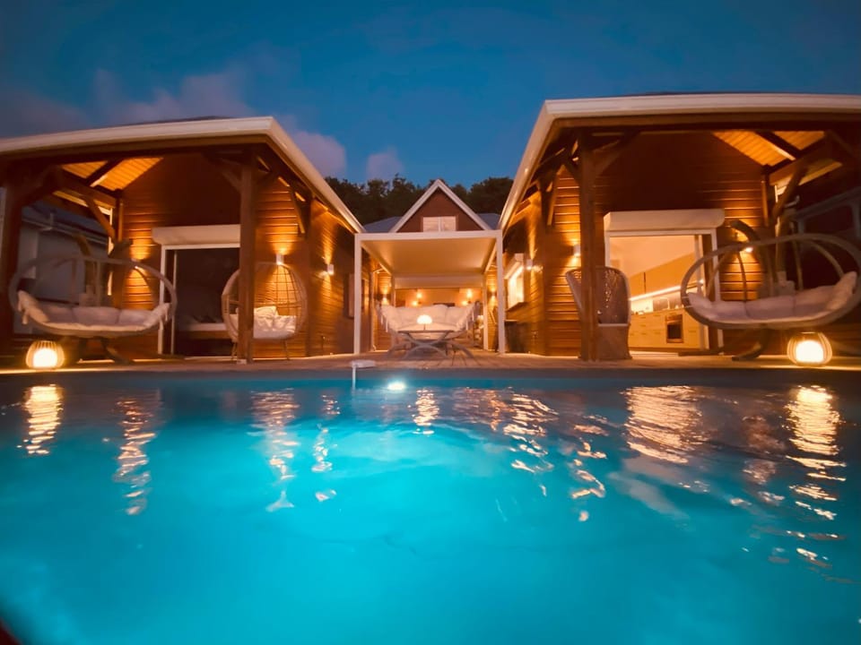 Property building, Swimming pool, Swimming pool