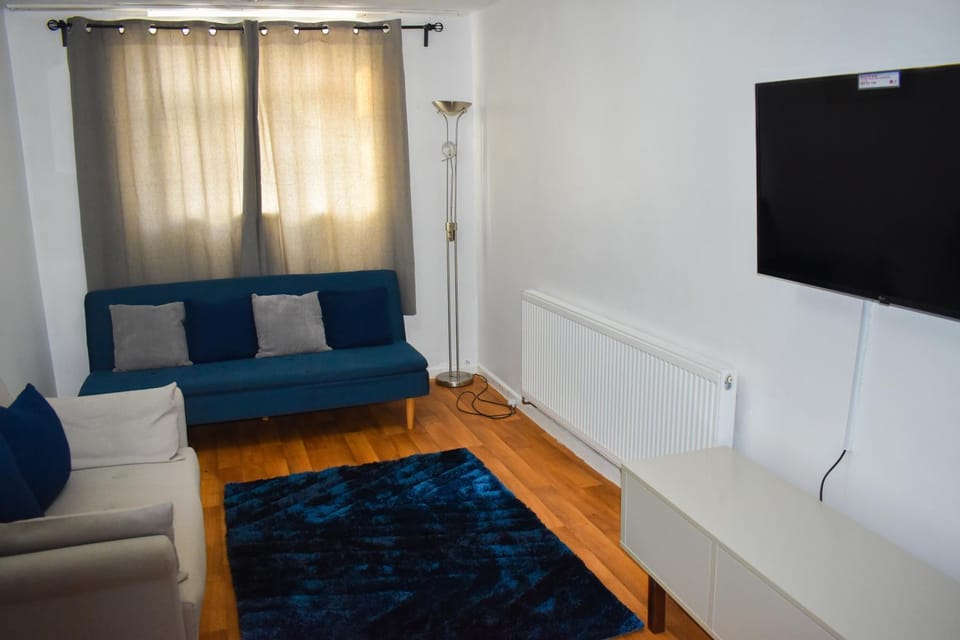 Communal lounge/ TV room, Living room