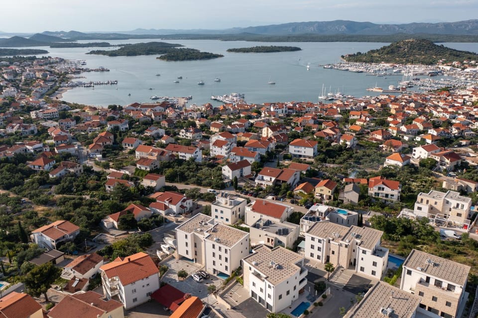 Day, Bird's eye view