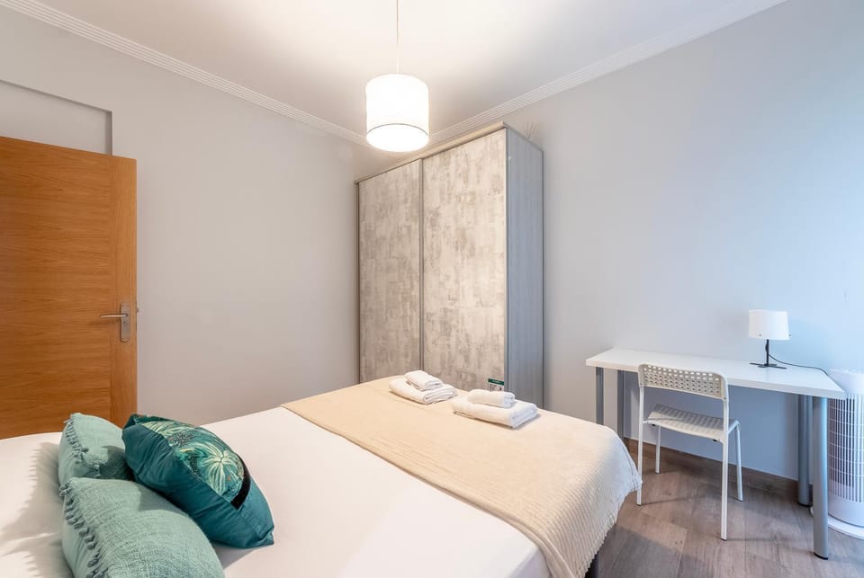 Bed, Photo of the whole room, Bedroom, towels, wardrobe