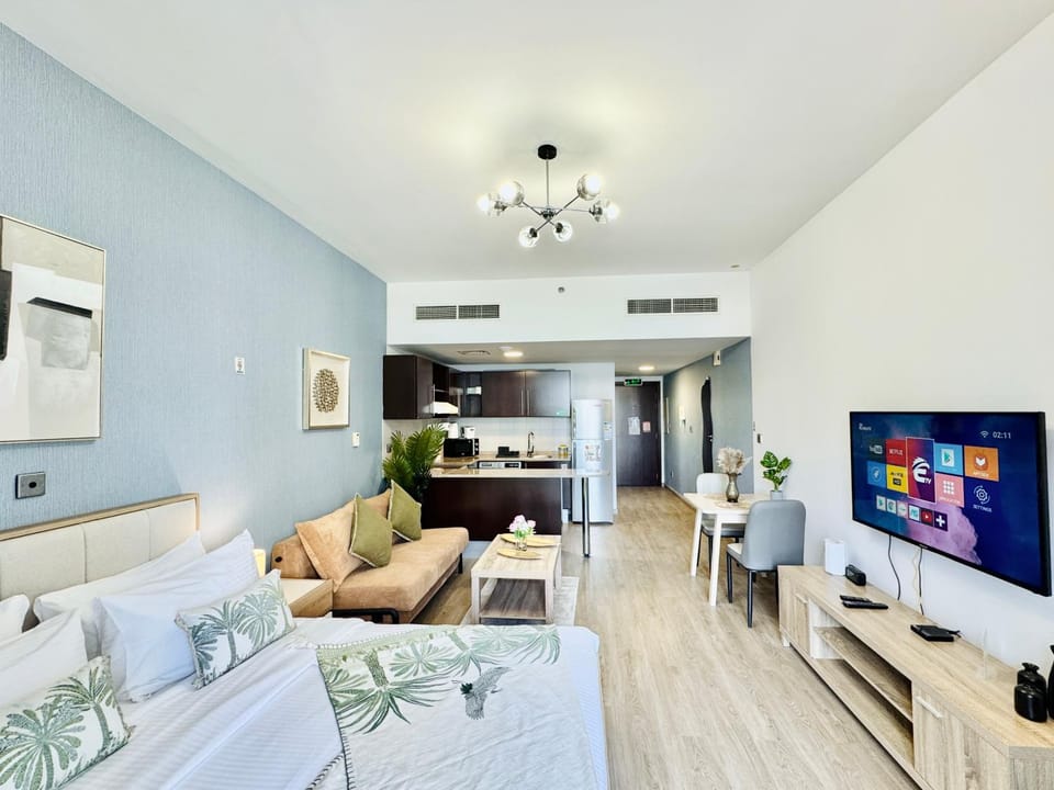 TV and multimedia, Seating area, air conditioner
