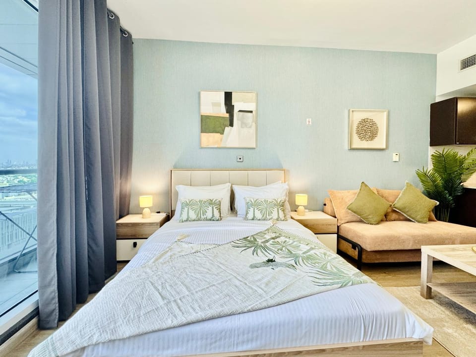 Bed, Living room, Seating area, Bedroom
