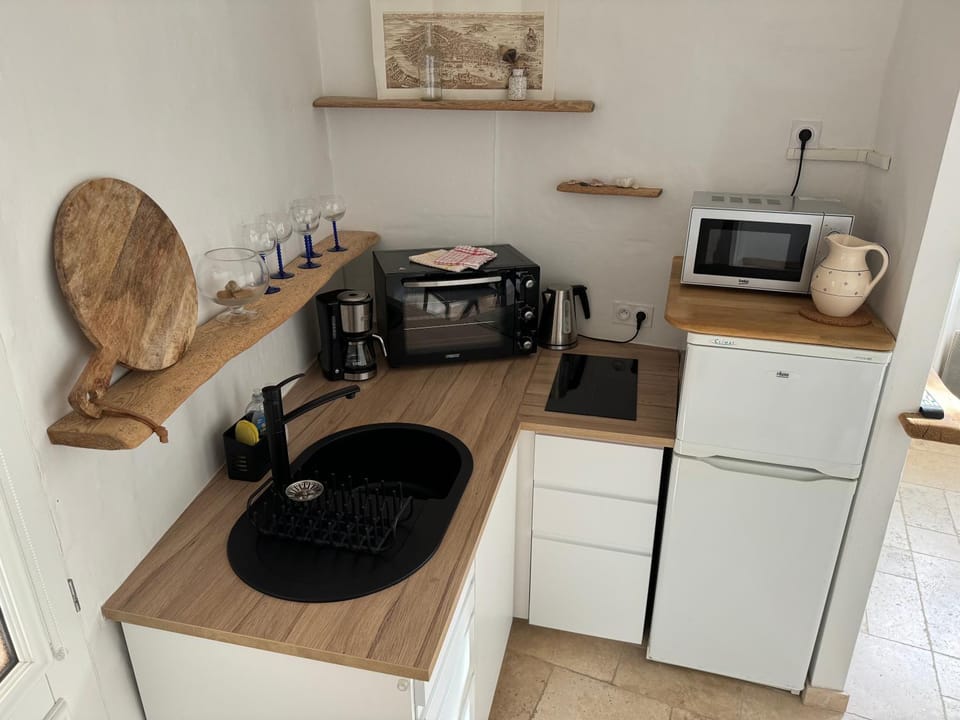 Studio 3 pers coeur de village Bormes les Mimosas Apartment in Bormes-les-Mimosas