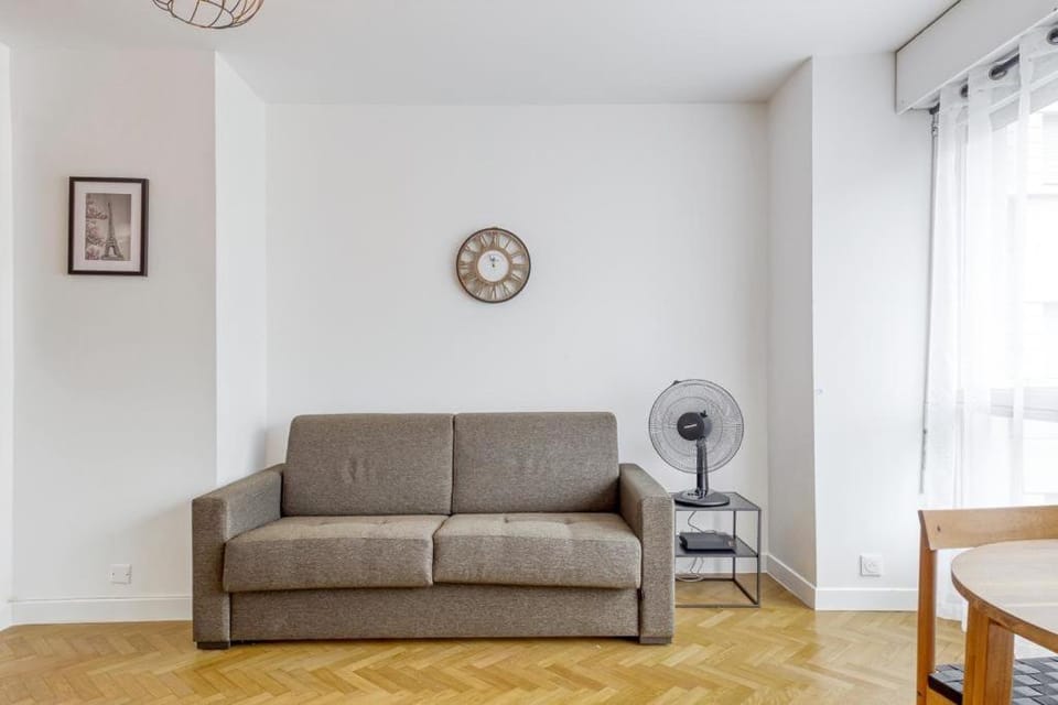 L'Appartement d'Art et de Lumière Apartment in Clichy