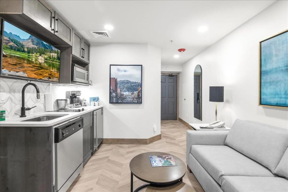 Kitchen or kitchenette