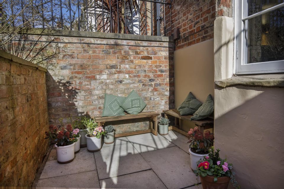 Patio, Spring, Garden
