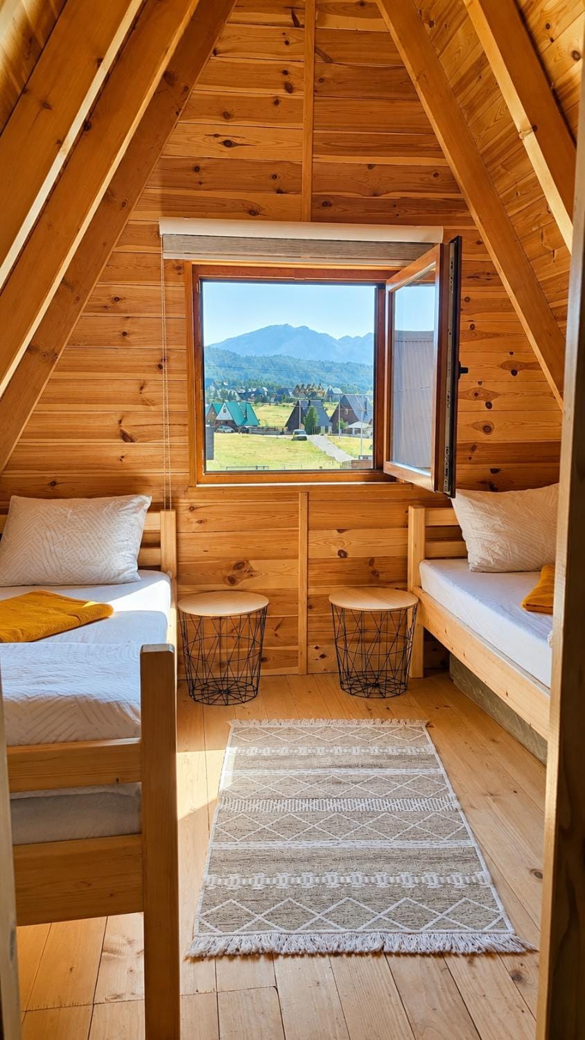 Bedroom, Mountain view