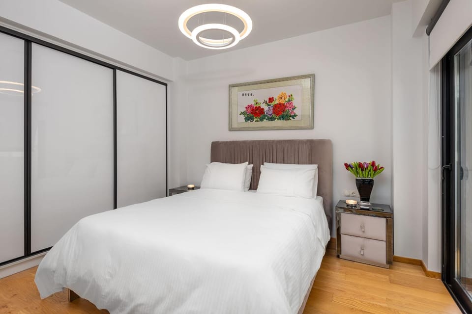 TV and multimedia, Bedroom, hair dryier, wardrobe, air conditioner