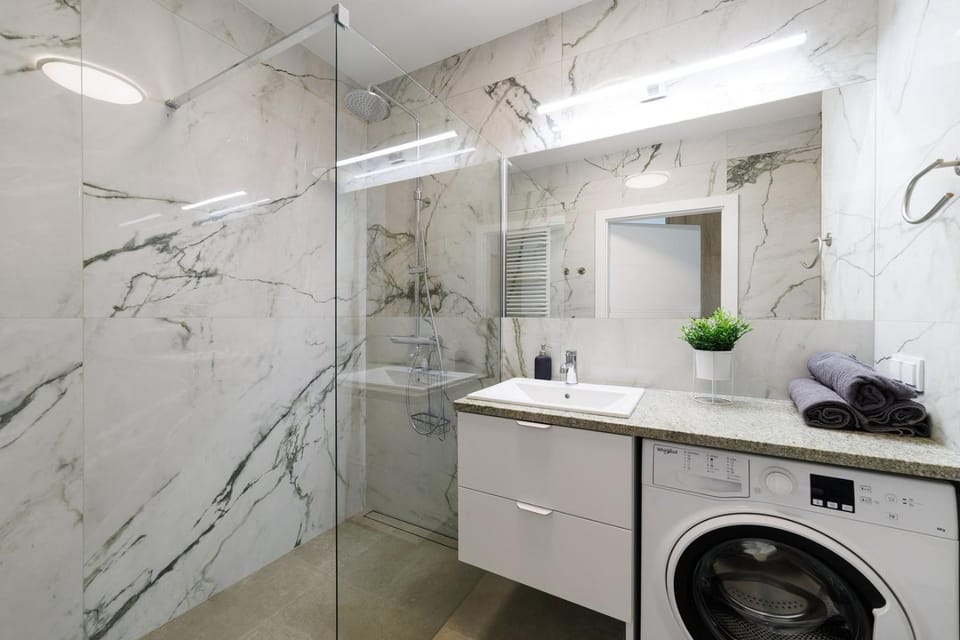 Shower, Bathroom, washing machine, dryer