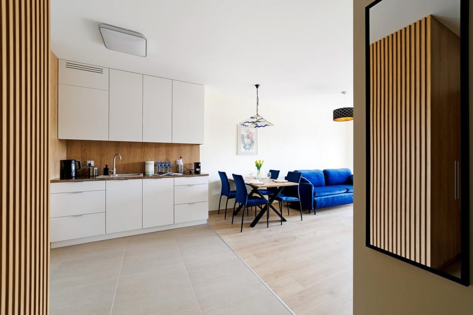 Kitchen or kitchenette, Seating area, Dining area, stove