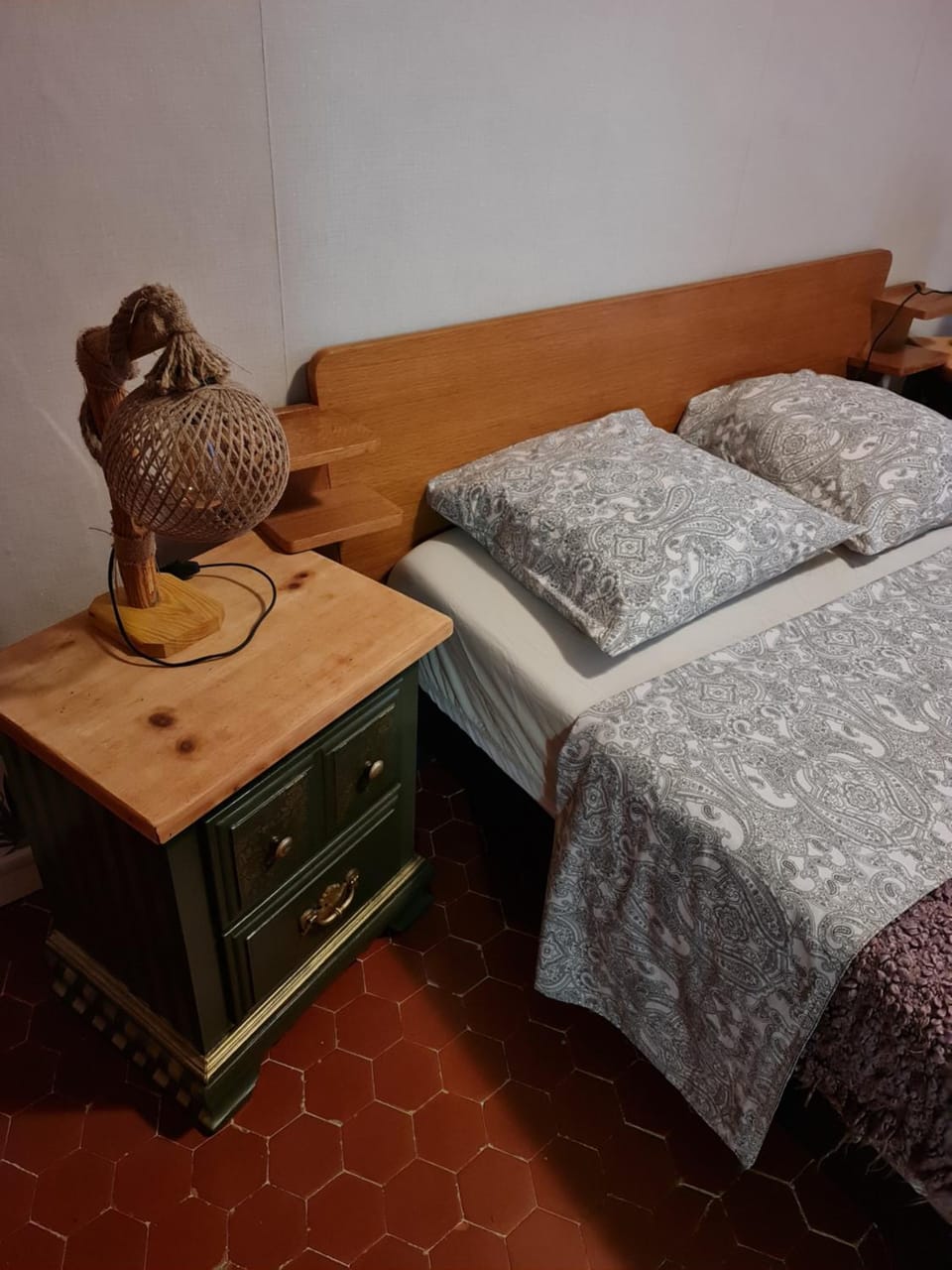 Baieta Chambre rouge Bed and Breakfast in Provence-Alpes-Côte d'Azur