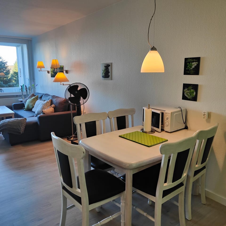 TV and multimedia, Living room, Dining area