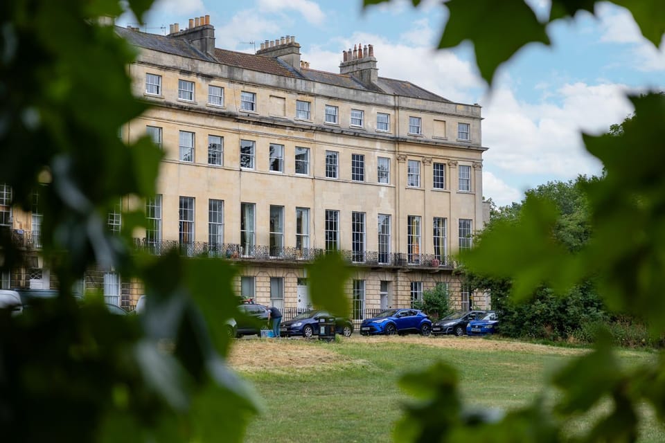 Crescent Green Apartment in Bath
